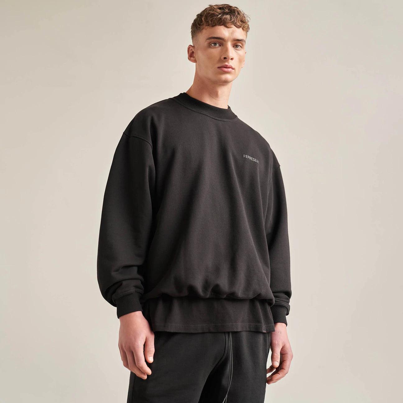 BLANK SWEATER - ALL BLACK